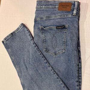 Calvin Klein Jeans Women’s Size 14 Classic Mid Rise Straight Blue Denim